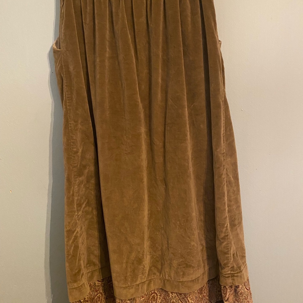 Vintage Silver/Gray  Velvet Skirt , Paisley trim and pockets !